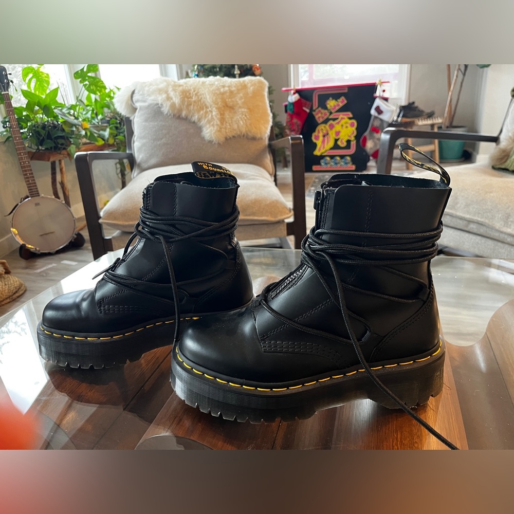 NWOT DR MARTENS JARRICK II LACED ZIP FRONT LEATHER PLATFORMS MSRP$260